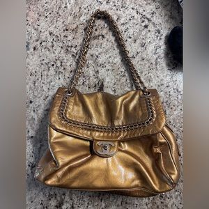 Chanel Bag in patent gold